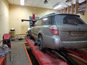 Сход-развал Subaru Outback: фото работ автосервиса ДжапСервис в Москве №1 Сход-развал Subaru Outback: фото работ автосервиса ДжапСервис в Москве №1
